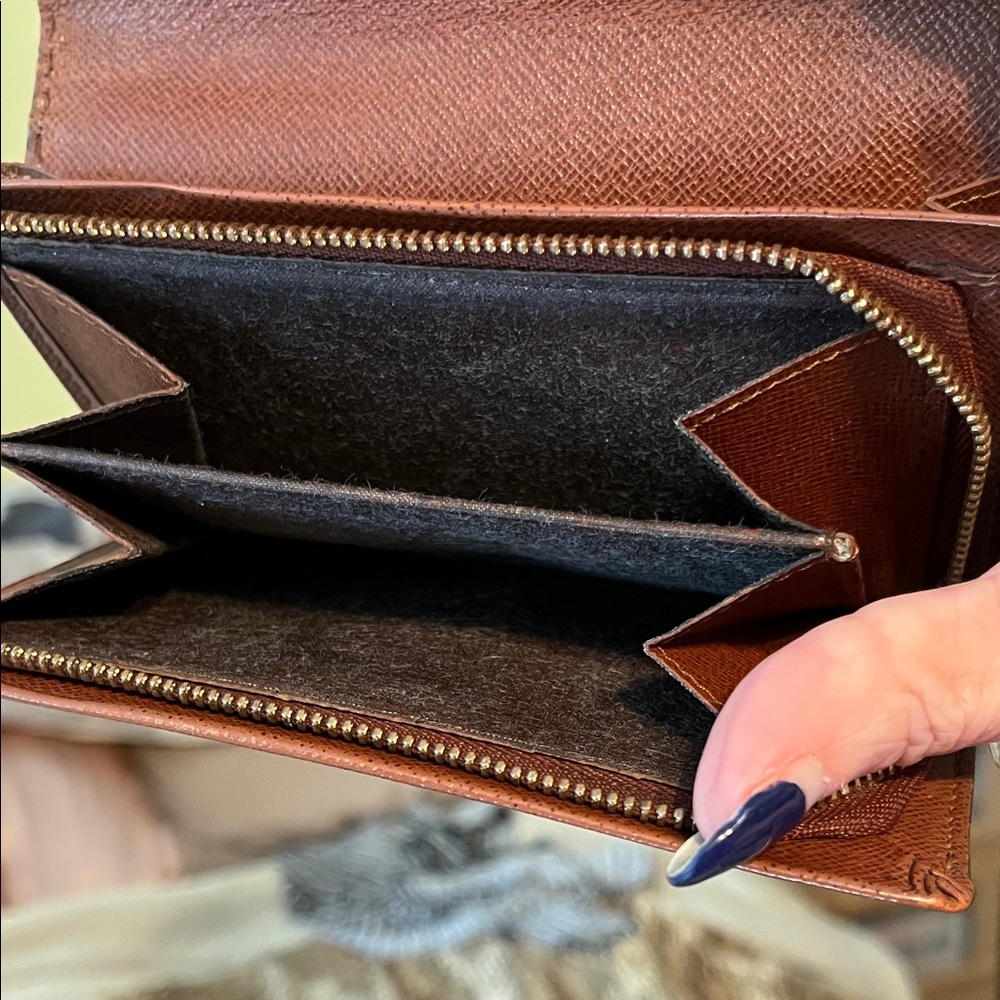 Project Louis Vuitton Dark Brown Monogram Wallet Set Snaps Need to be fixed - Picture 5 of 16